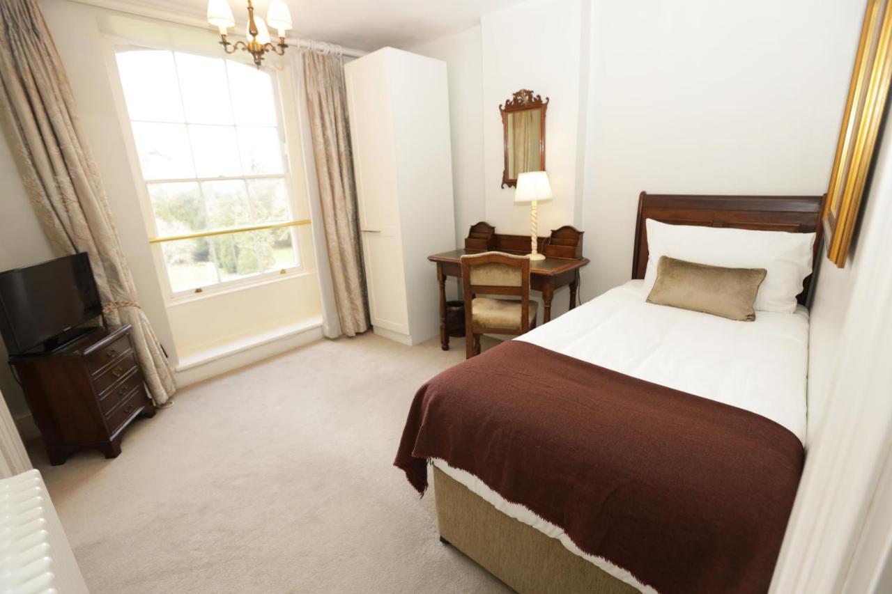 ชิคเฮลีย์ ฮอลล์ Hotel Chicheley ภายนอก รูปภาพ