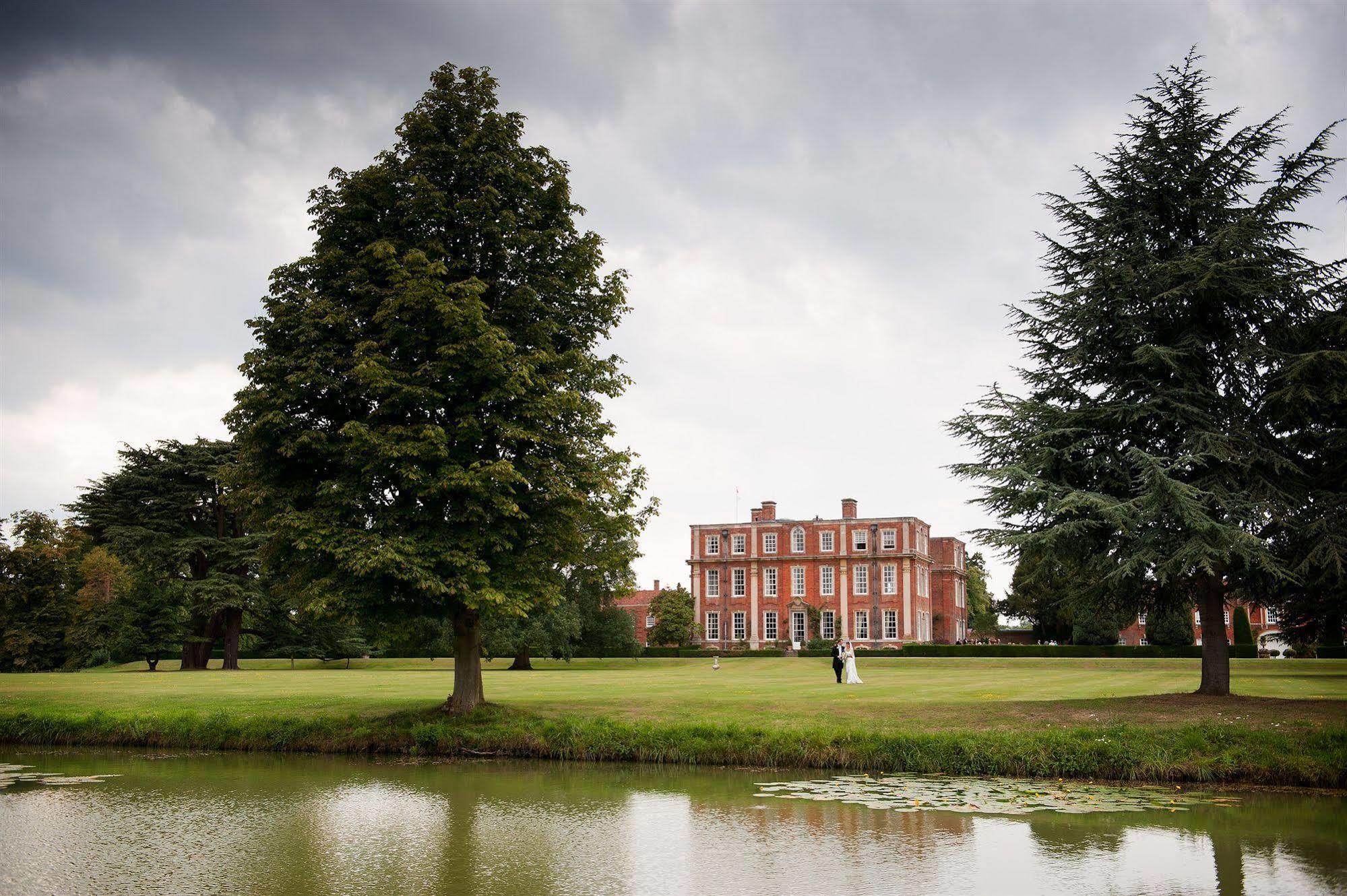 ชิคเฮลีย์ ฮอลล์ Hotel Chicheley ภายนอก รูปภาพ